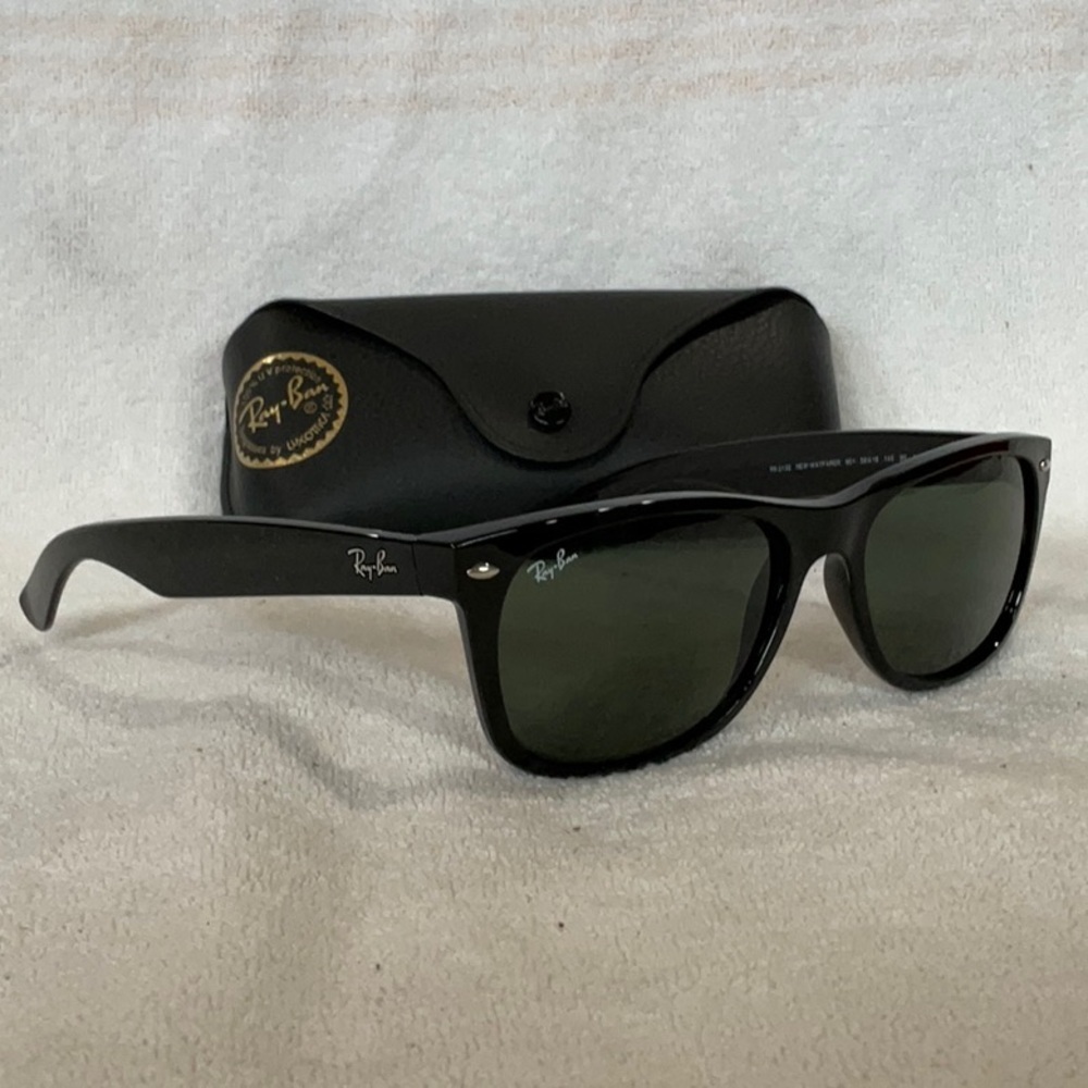 NEW RAY-BAN Black Wayfarer Sunglasses